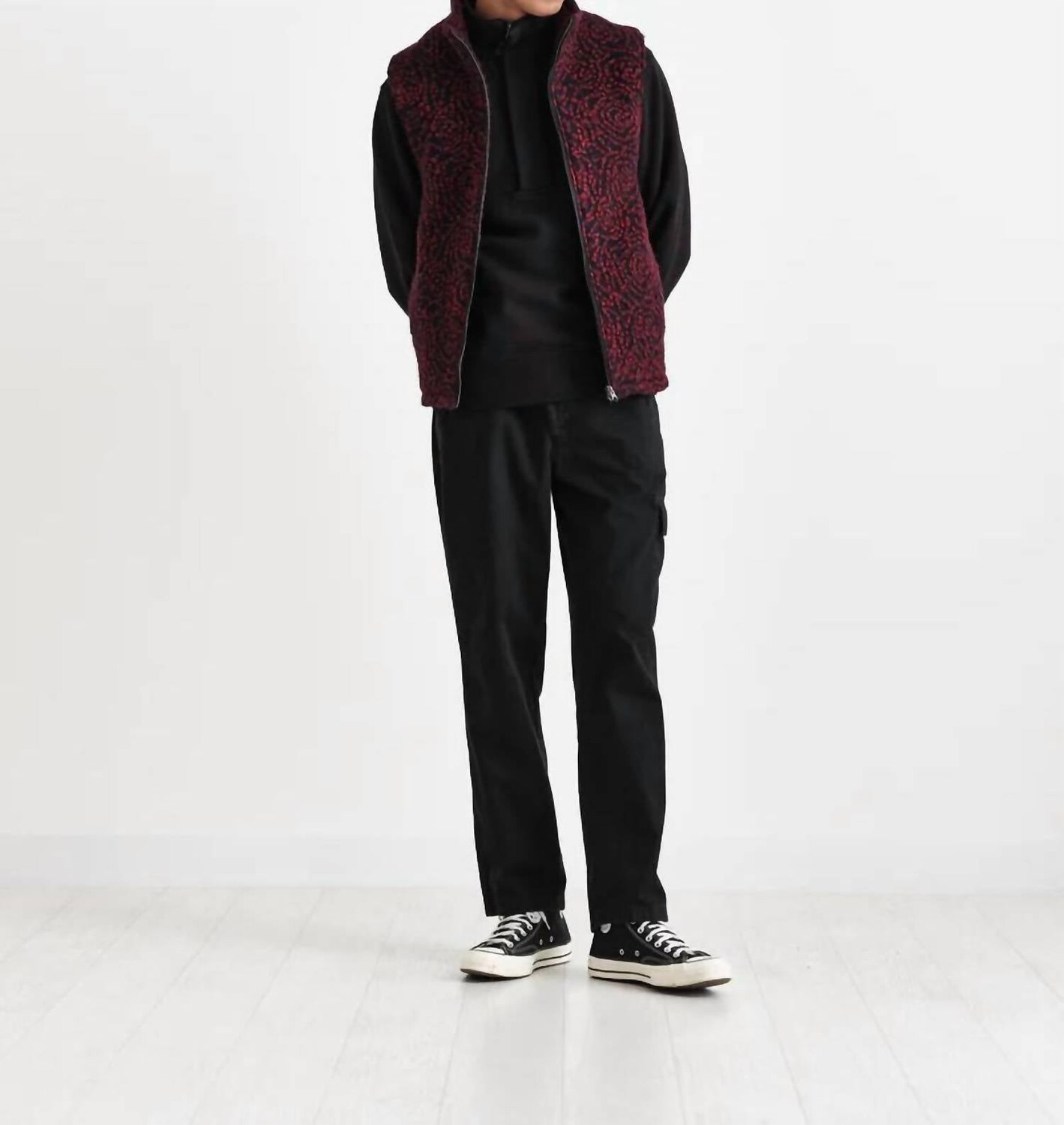 Мужской темно-синий жилет Cozi; Красный Wax London
Мужской темно-синий жилет Cozi; Красный Wax London