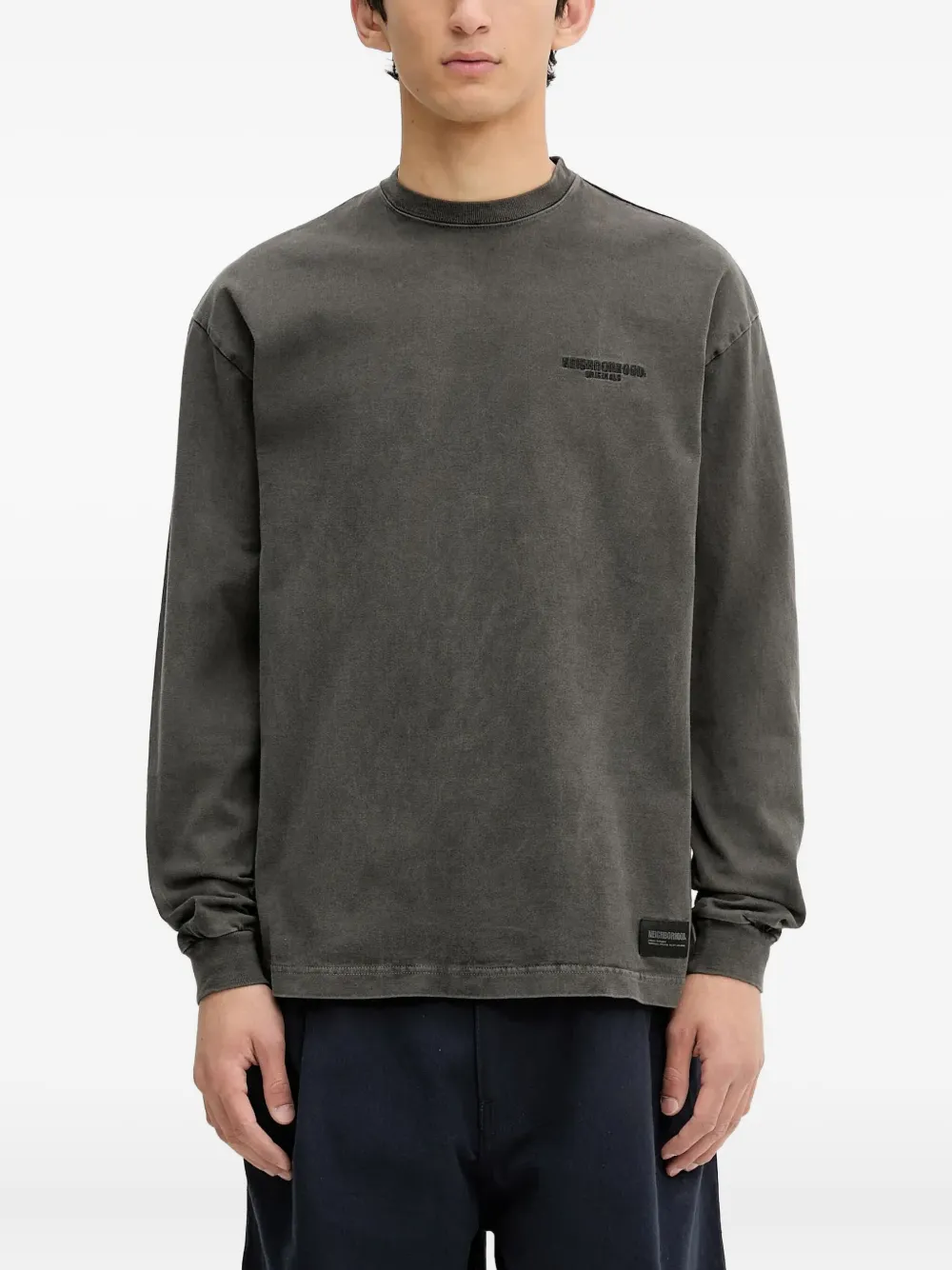 Лонгслив с вышитым логотипом Neighborhood, серый
Лонгслив с вышитым логотипом Neighborhood, серый