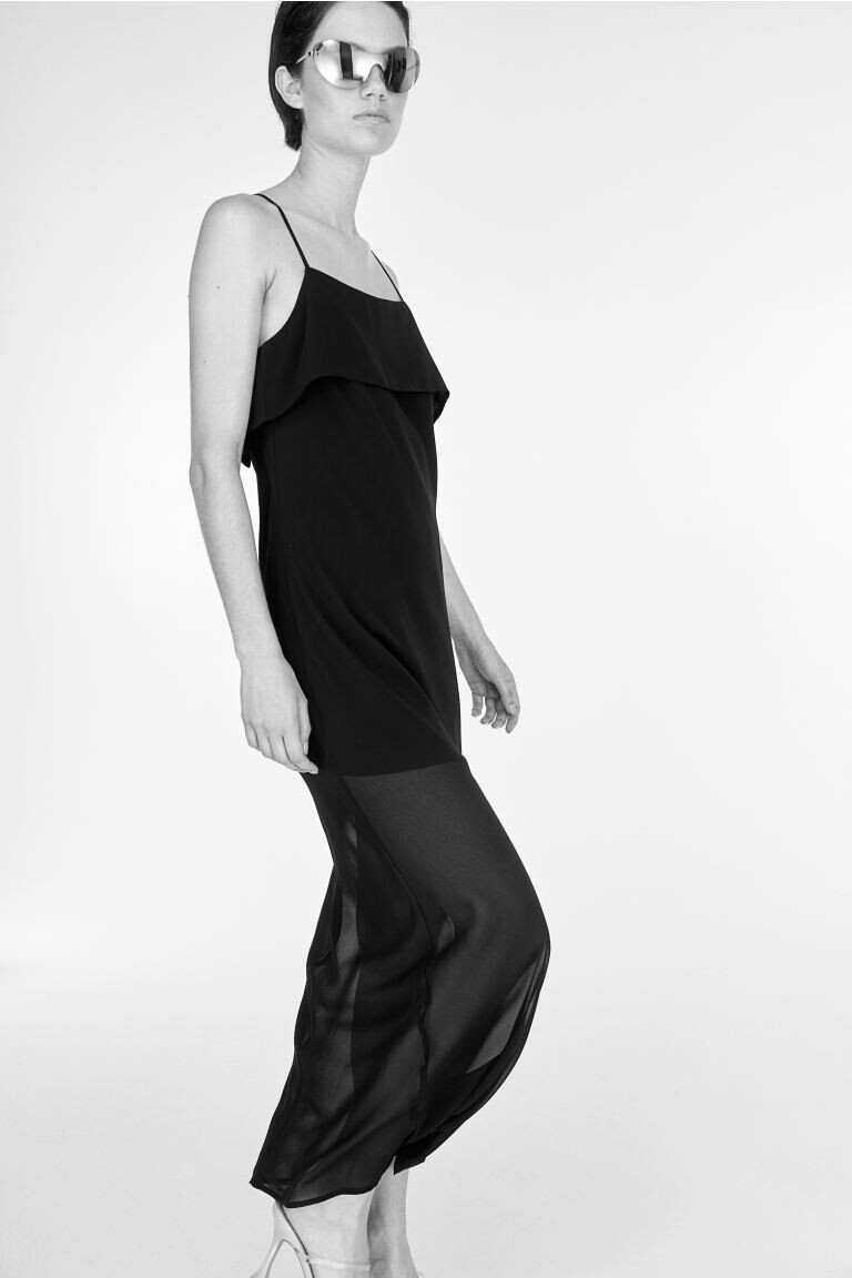 Шифоновое платье с бретелями H&M, черный
Шифоновое платье с бретелями H&M, черный