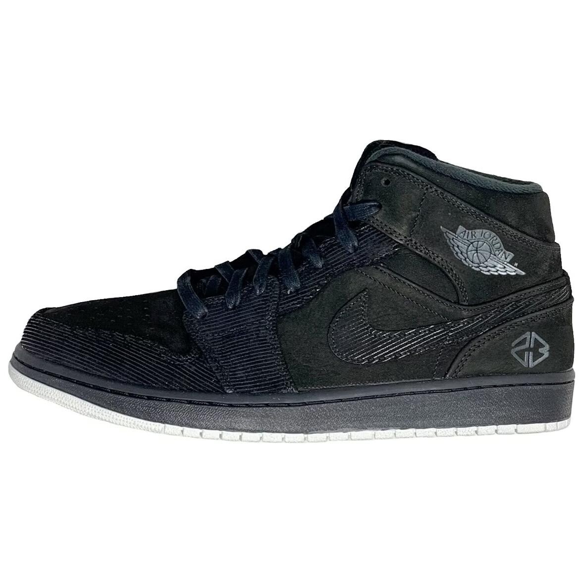 1 Средний костюм и кроссовки Jordan, черный
1 Средний костюм и кроссовки Jordan, черный