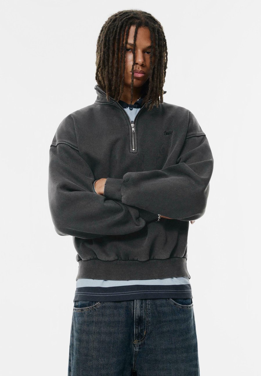 Толстовка PULL&BEAR Sweatshirt, Black
Толстовка PULL&BEAR Sweatshirt, Black