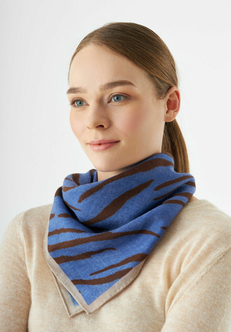 Шарф Codello Foulard, Blau/Blue
Шарф Codello Foulard, Blau/Blue