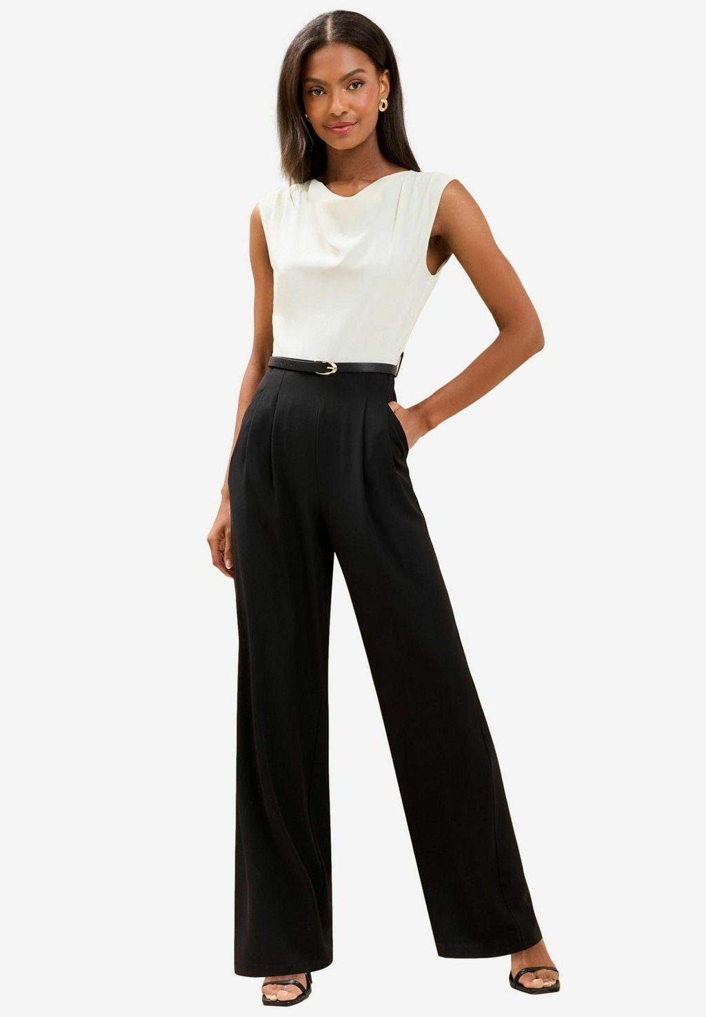 Комбинезон Lipsy, черный
Комбинезон Lipsy, черный