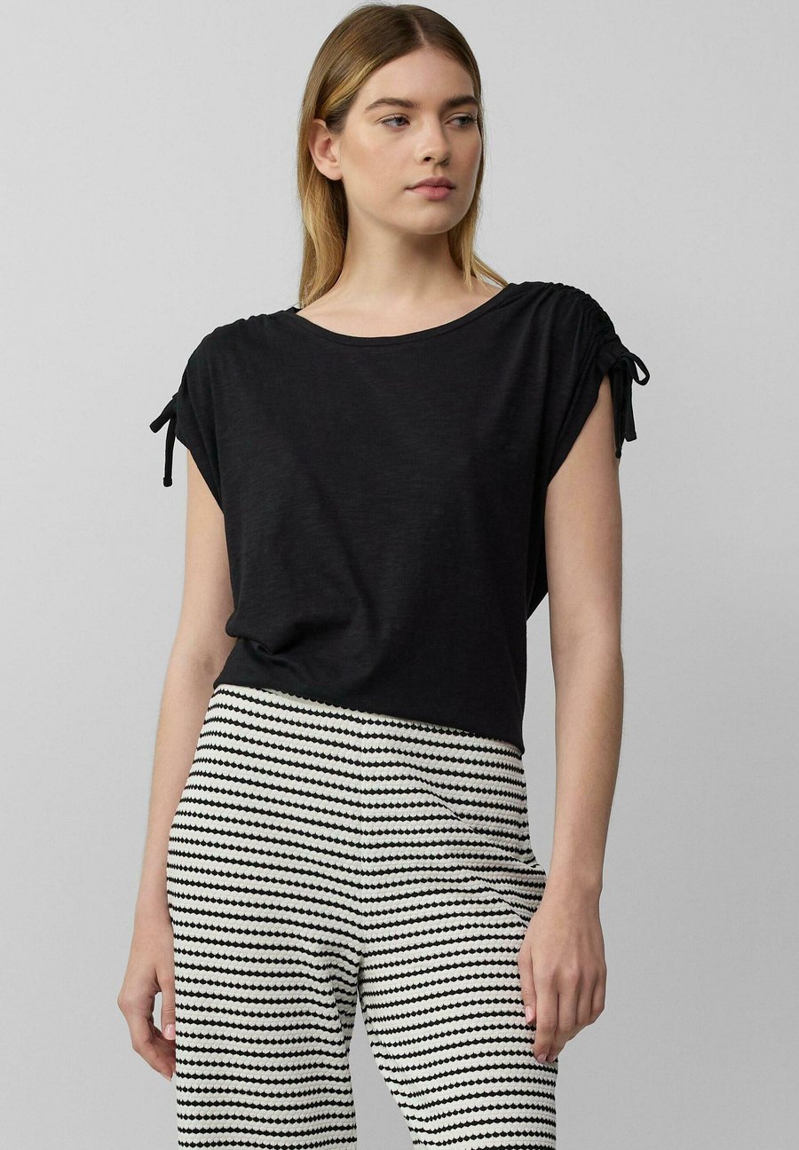 Футболка s.Oliver Basic T-shirt, Schwarz/Black, Черный, Футболка s.Oliver Basic T-shirt, Schwarz/Black
Футболка s.Oliver Basic T-shirt, Schwarz/Black, Черный, Футболка s.Oliver Basic T-shirt, Schwarz/Black