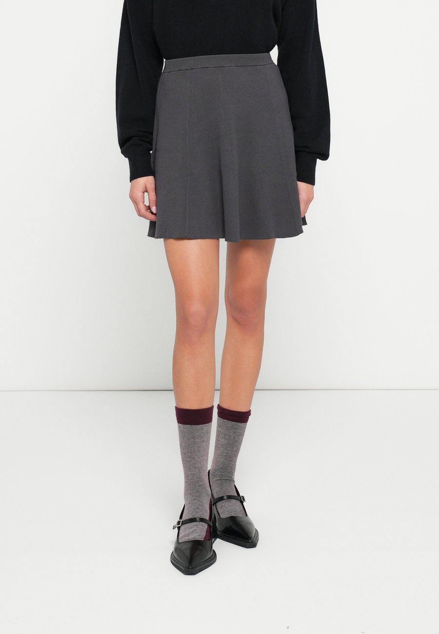 Юбка LeGer by Lena Gercke EFFIE SKIRT, Grau/Grey
Юбка LeGer by Lena Gercke EFFIE SKIRT, Grau/Grey
