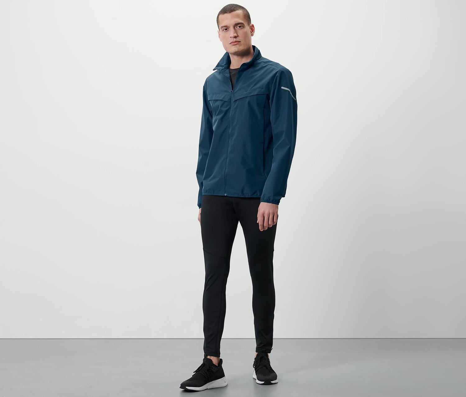 Ветрозащитная куртка Tchibo, темно-синий
Ветрозащитная куртка Tchibo, темно-синий