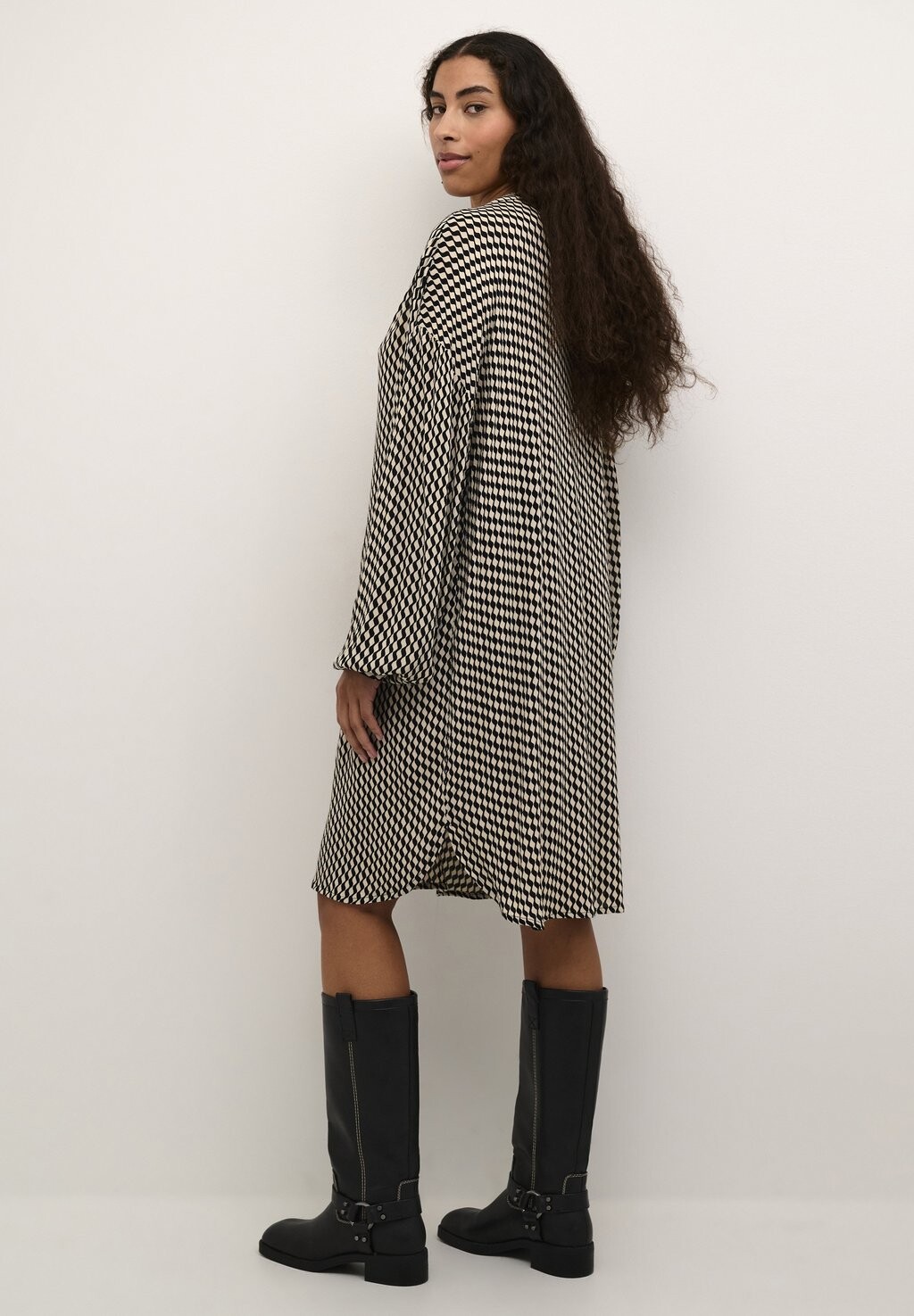 Повседневное платье KARINA AMBER Kaffe, черный
Повседневное платье KARINA AMBER Kaffe, черный