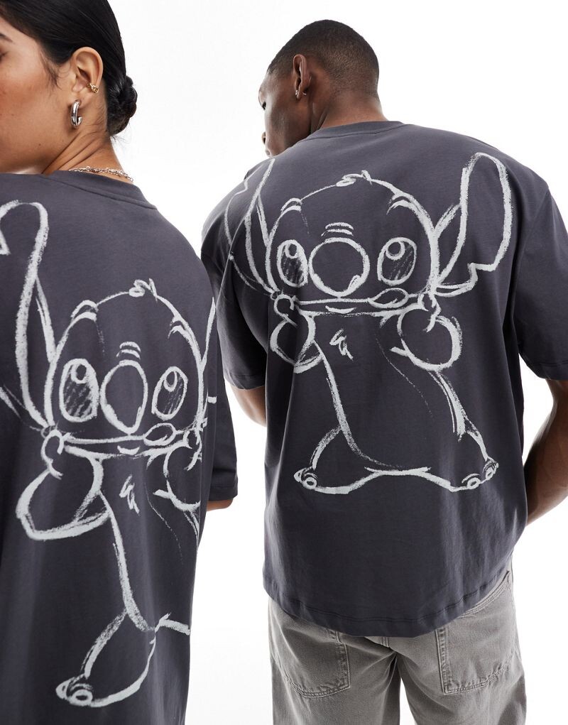 Темно-серая футболка оверсайз-унисекс ASOS DESIGN Disney с контурным принтом Stitch
Темно-серая футболка оверсайз-унисекс ASOS DESIGN Disney с контурным принтом Stitch