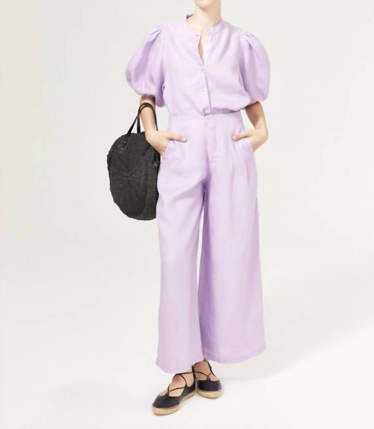 Льняные брюки-кюлоты в ярком сиреневом цвете Lanhtropy
Льняные брюки-кюлоты в ярком сиреневом цвете Lanhtropy