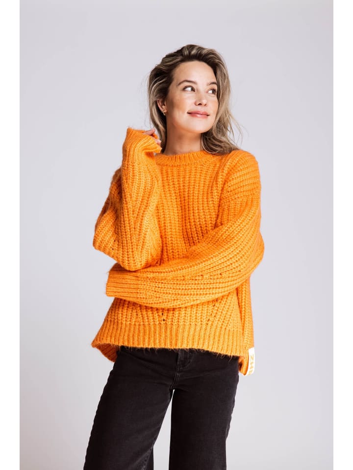 Толстовка ZHBARLA ORANGE в цвете ORANGE ZHRILL
Толстовка ZHBARLA ORANGE в цвете ORANGE ZHRILL