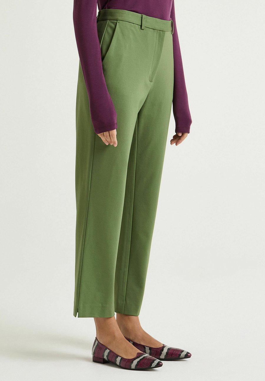 Брюки Maliparmi MILANO STITCHING TROUSERS, Fern/Green
Брюки Maliparmi MILANO STITCHING TROUSERS, Fern/Green
