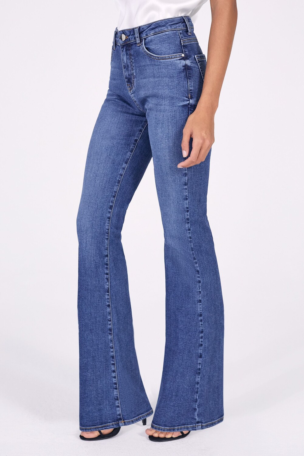 Расклешенные джинсы со средней посадкой Lipsy, синий
Расклешенные джинсы со средней посадкой Lipsy, синий