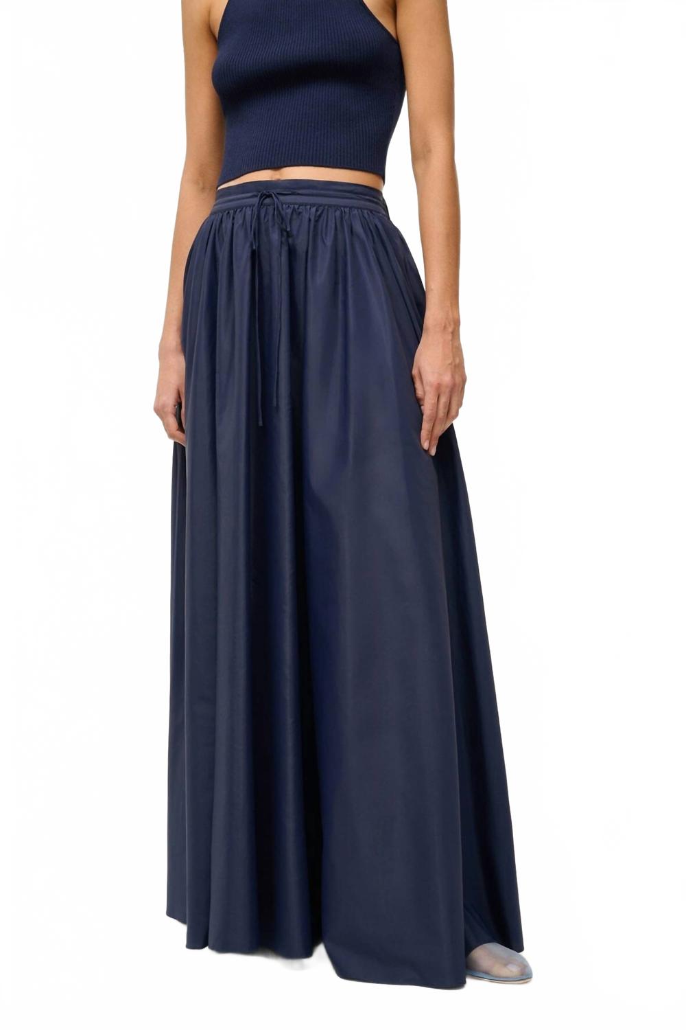 Макси юбка Иден в темно-синем STAUD
Макси юбка Иден в темно-синем STAUD