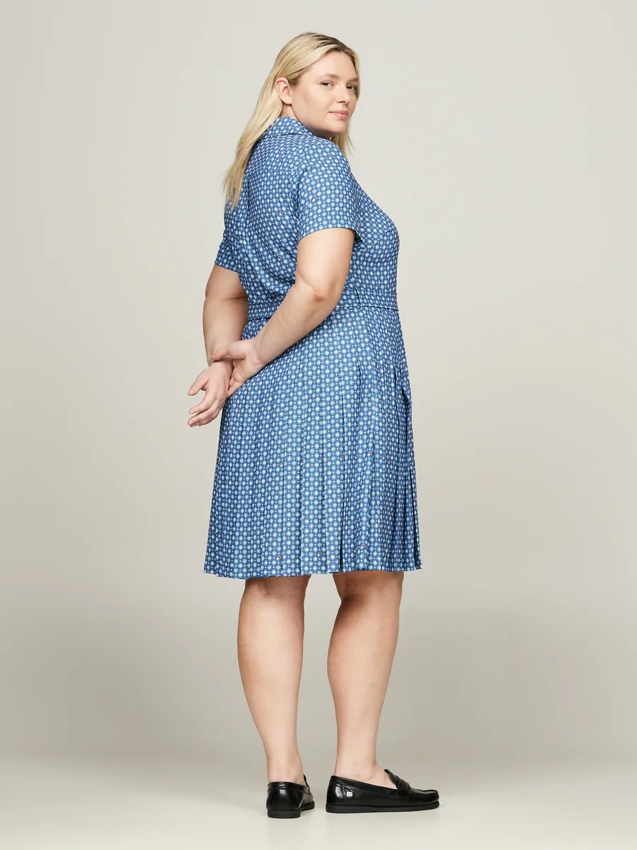 Платье-рубашка Tommy Hilfiger Curve "CRV FOULARD PLEATED SHIRTDRESS", большие размеры, цвет Rauchbl Bedr
Платье-рубашка Tommy Hilfiger Curve "CRV FOULARD PLEATED SHIRTDRESS", большие размеры, цвет Rauchbl Bedr