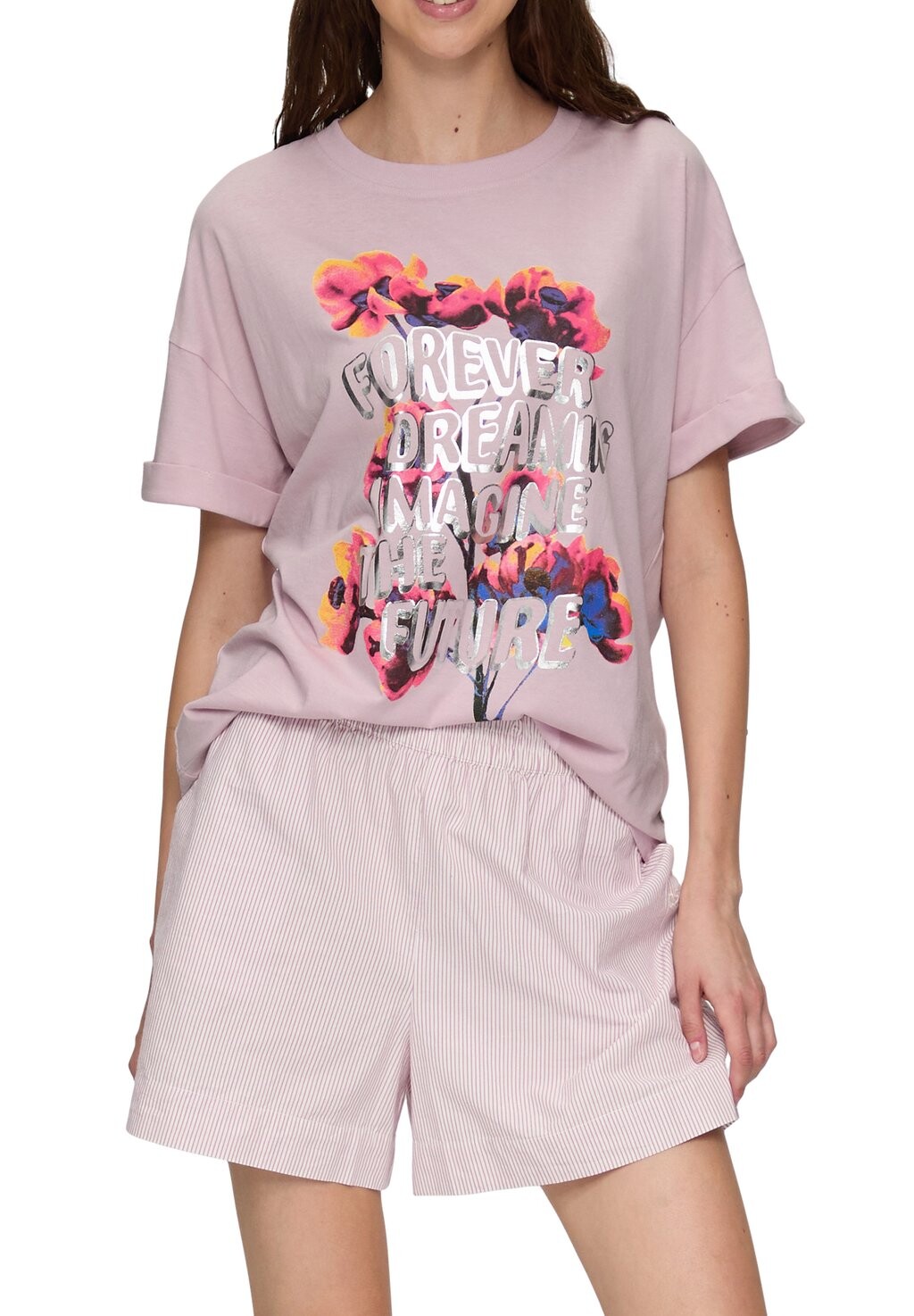 Футболка с принтом QS, светло-розовый
Футболка с принтом QS, светло-розовый