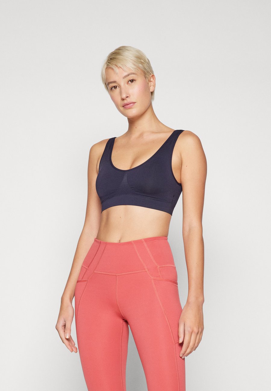 Бюстгальтер ONLY Play ONPMIRA SEAMLESS BRA OPUS, Night Sky/Dark Blue
Бюстгальтер ONLY Play ONPMIRA SEAMLESS BRA OPUS, Night Sky/Dark Blue