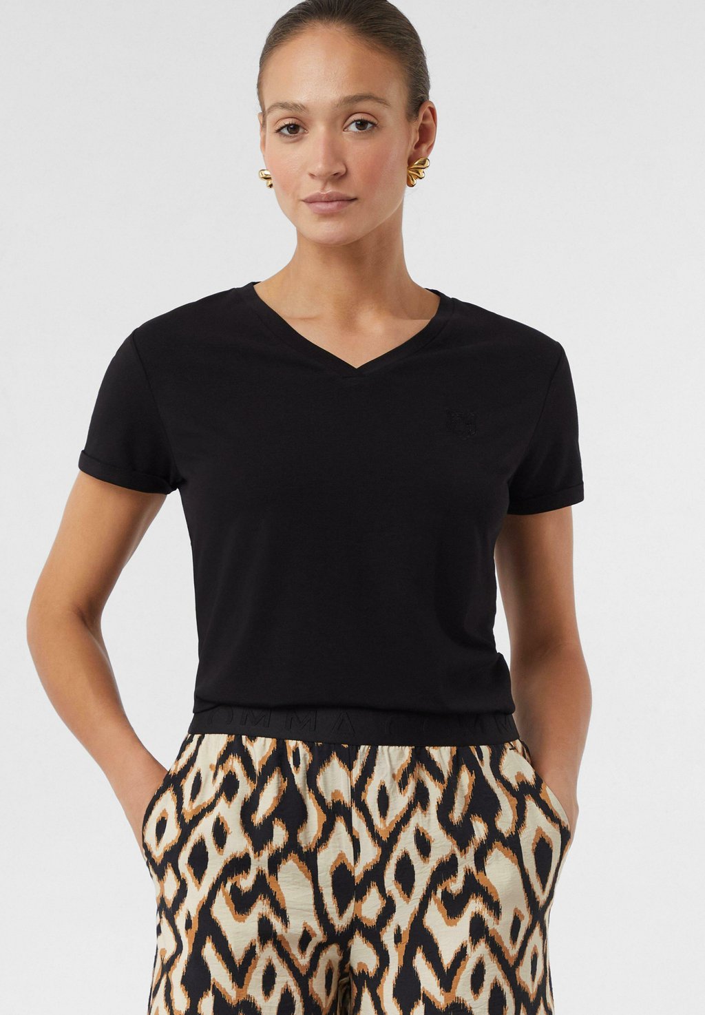 Базовая футболка comma, черный
Базовая футболка comma, черный