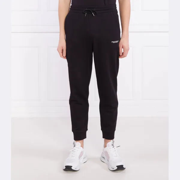 Спортивные брюки стандартного кроя Armani Exchange, черный
Спортивные брюки стандартного кроя Armani Exchange, черный