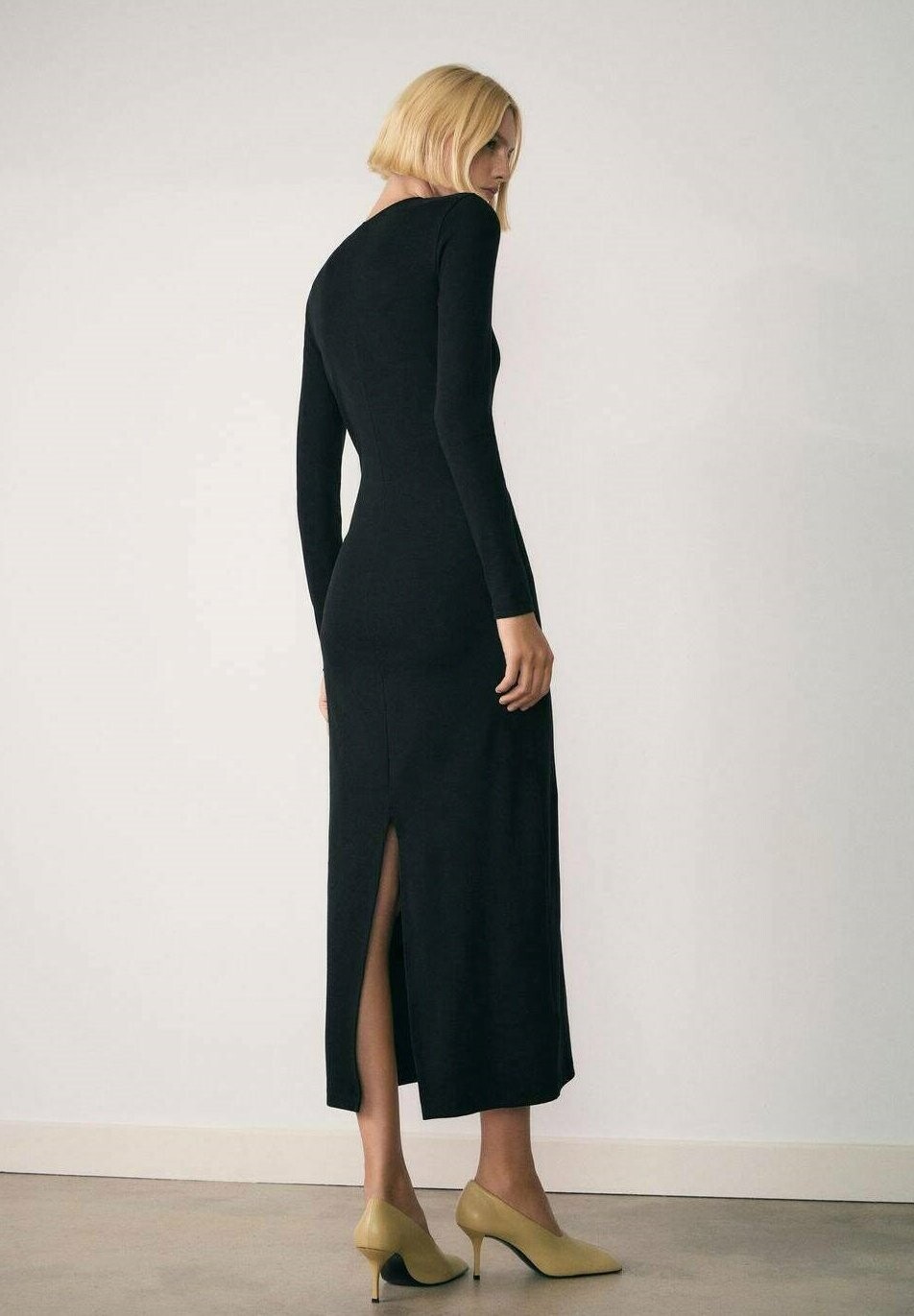 Платье-джемпер BASILA Mango, черный
Платье-джемпер BASILA Mango, черный