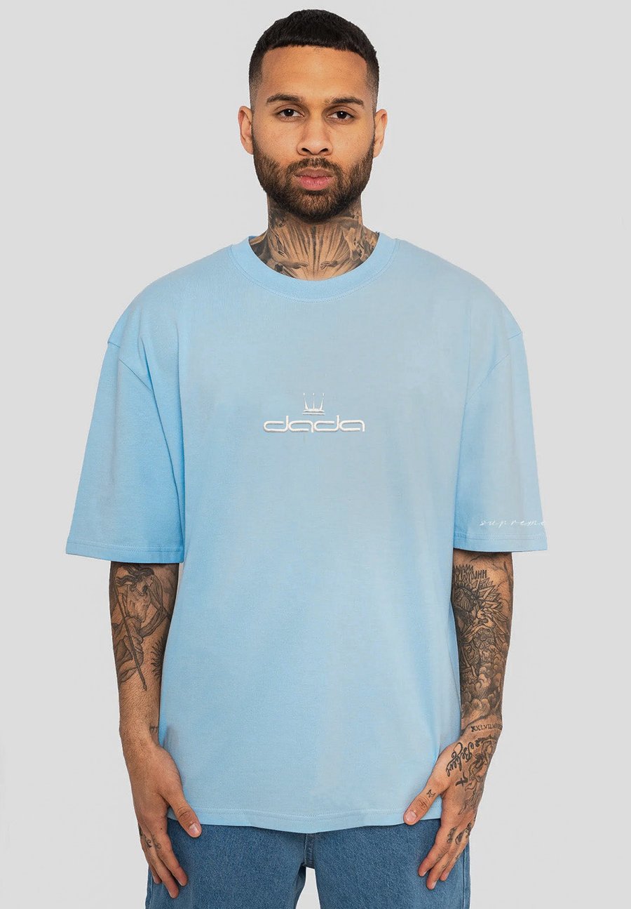 Футболка DADA MIT LOGO DROPPED SHOULDER, Blau/Blue, Синий, Футболка DADA MIT LOGO DROPPED SHOULDER, Blau/Blue
Футболка DADA MIT LOGO DROPPED SHOULDER, Blau/Blue, Синий, Футболка DADA MIT LOGO DROPPED SHOULDER, Blau/Blue