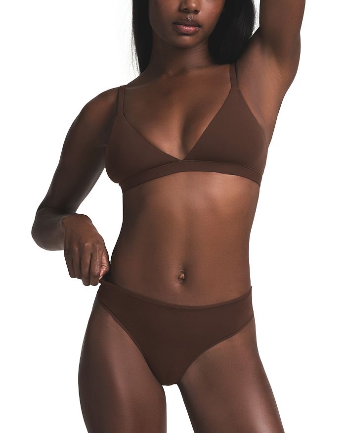 Трусы-стринги Fits Everybody SKIMS, коричневый
Трусы-стринги Fits Everybody SKIMS, коричневый