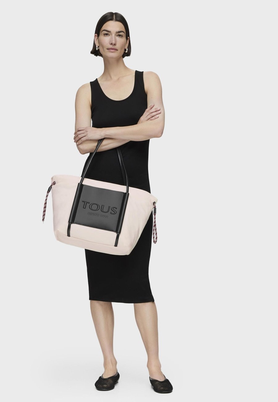 Сумка Tous Handbag, Nude/Beige
Сумка Tous Handbag, Nude/Beige