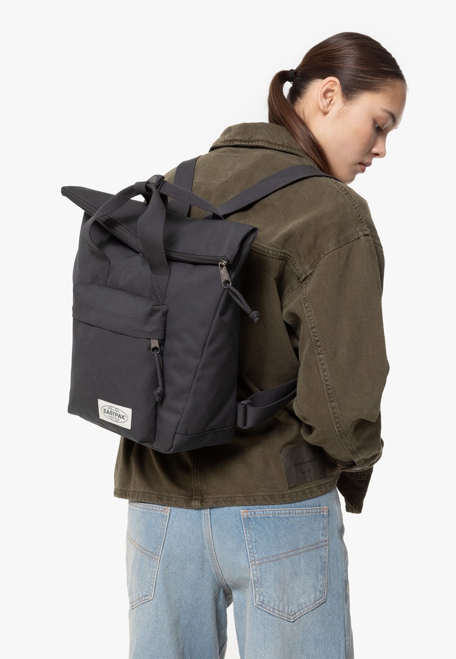 Рюкзак Eastpak SHOPPR PACK, Washed Dark/Anthracite
Рюкзак Eastpak SHOPPR PACK, Washed Dark/Anthracite