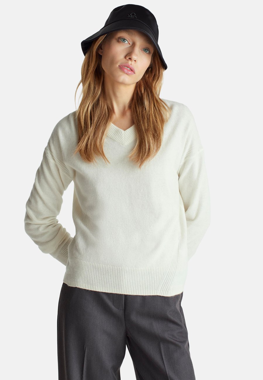 Джемпер United Colors of Benetton V-NECK, White
Джемпер United Colors of Benetton V-NECK, White