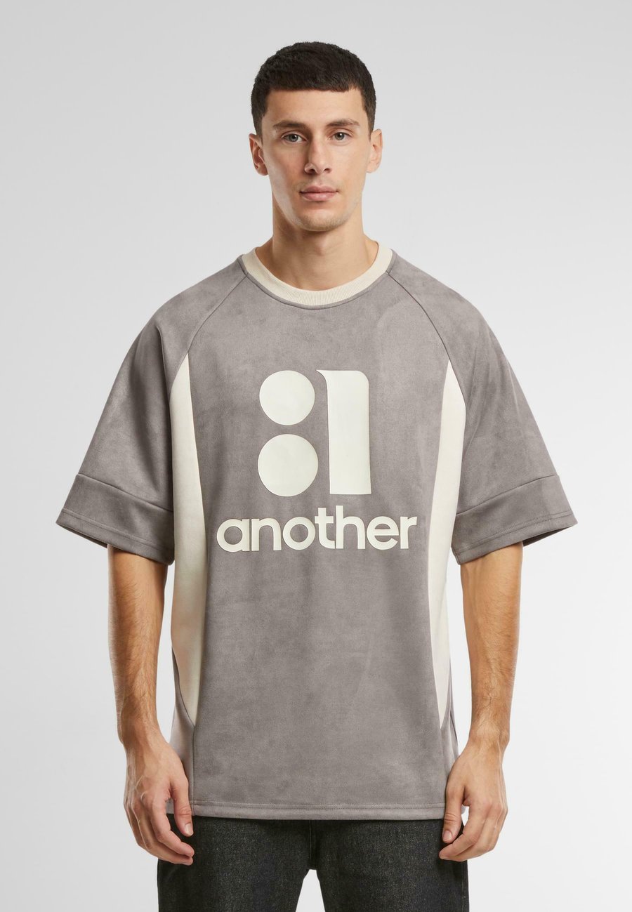 Футболка Another Cotton Lab OVERSIZE RAGLAN, Grey, Серый, Футболка Another Cotton Lab OVERSIZE RAGLAN, Grey
Футболка Another Cotton Lab OVERSIZE RAGLAN, Grey, Серый, Футболка Another Cotton Lab OVERSIZE RAGLAN, Grey