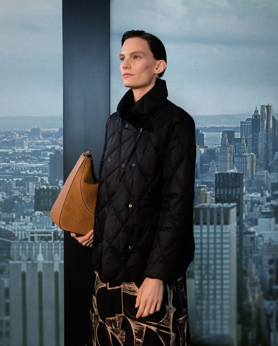 Женская короткая стеганая куртка однотонная Woman Limited El Corte Inglés, черный
Женская короткая стеганая куртка однотонная Woman Limited El Corte Inglés, черный