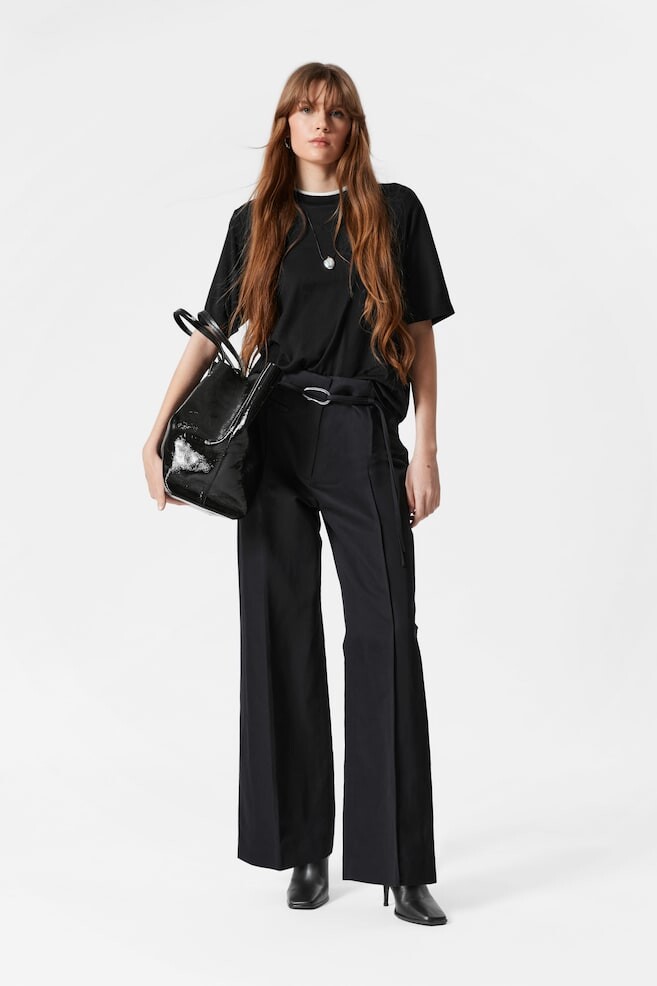 Элегантные брюки с завязывающимся поясом & Other Stories, черный
Элегантные брюки с завязывающимся поясом & Other Stories, черный