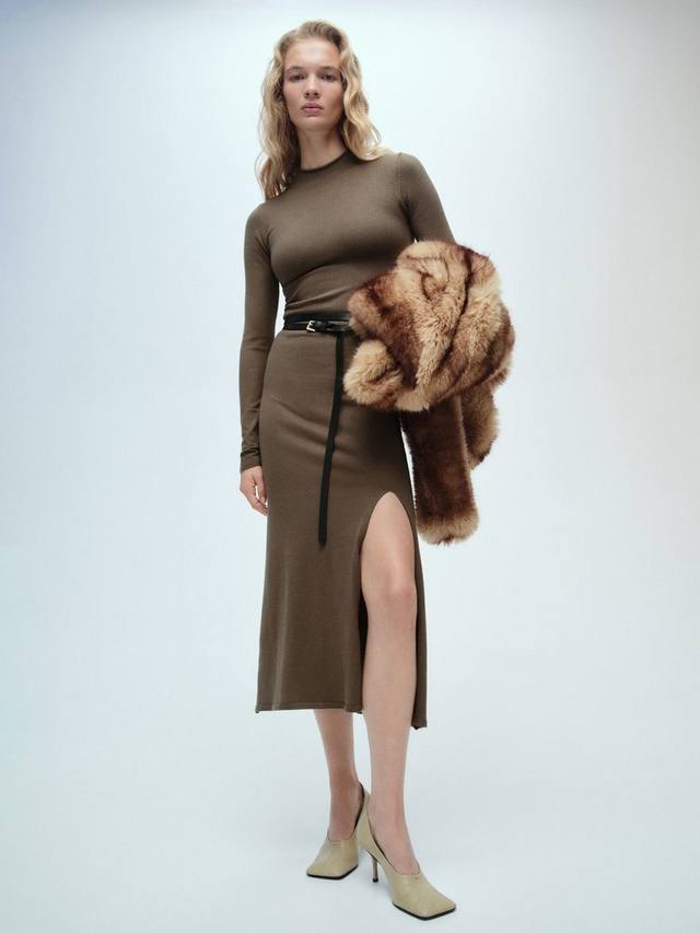 Платье-джемпер тонкой вязки percebes Mango, хаки
Платье-джемпер тонкой вязки percebes Mango, хаки