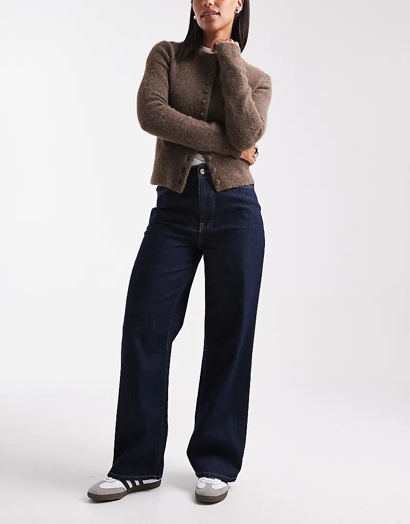 Джинсы New Look Adalae широкого кроя темно-синего цвета
Джинсы New Look Adalae широкого кроя темно-синего цвета