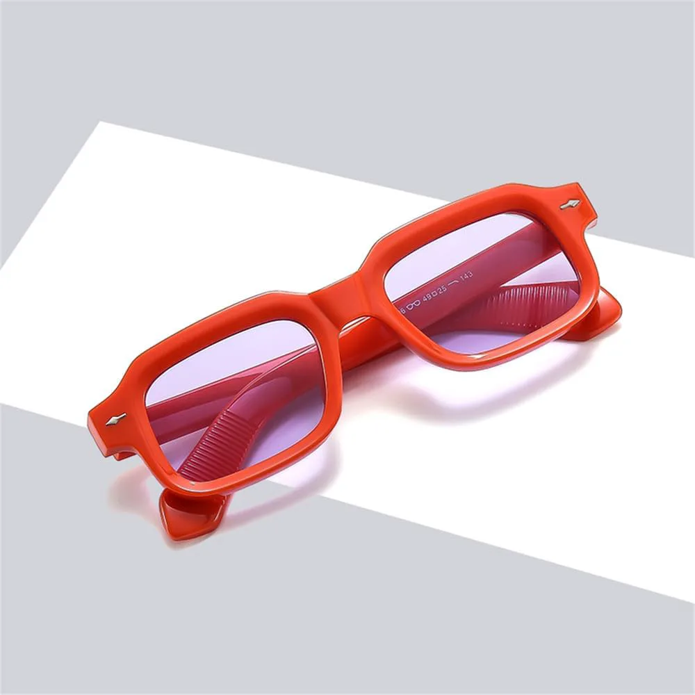 Солнцезащитные очки с градиентной защитой UV400 и заклепками для женщин и мужчин, для занятий спортом на открытом воздухе, бега и верховой езды UYPTK, C1
Солнцезащитные очки с градиентной защитой UV400 и заклепками для женщин и мужчин, для занятий спортом на открытом воздухе, бега и верховой езды UYPTK, C1