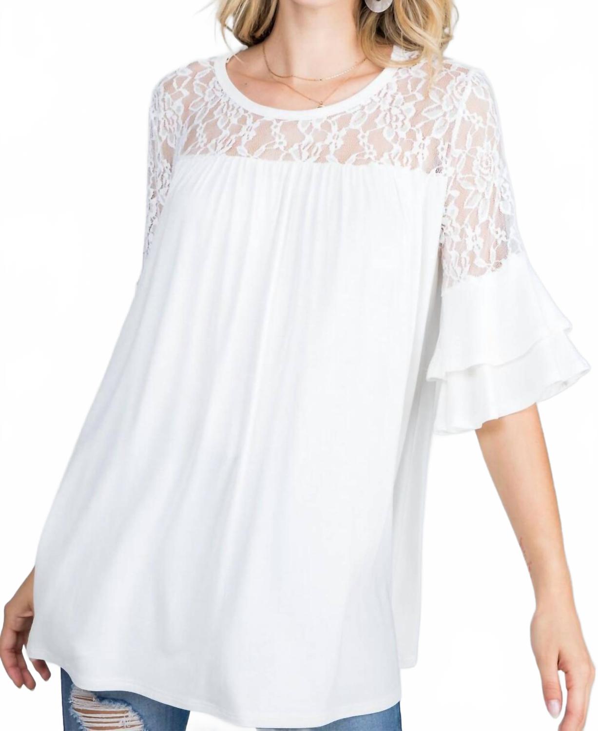 Белая блузка с кружевными оборками и ярусными рукавами P & ROSE
Белая блузка с кружевными оборками и ярусными рукавами P & ROSE