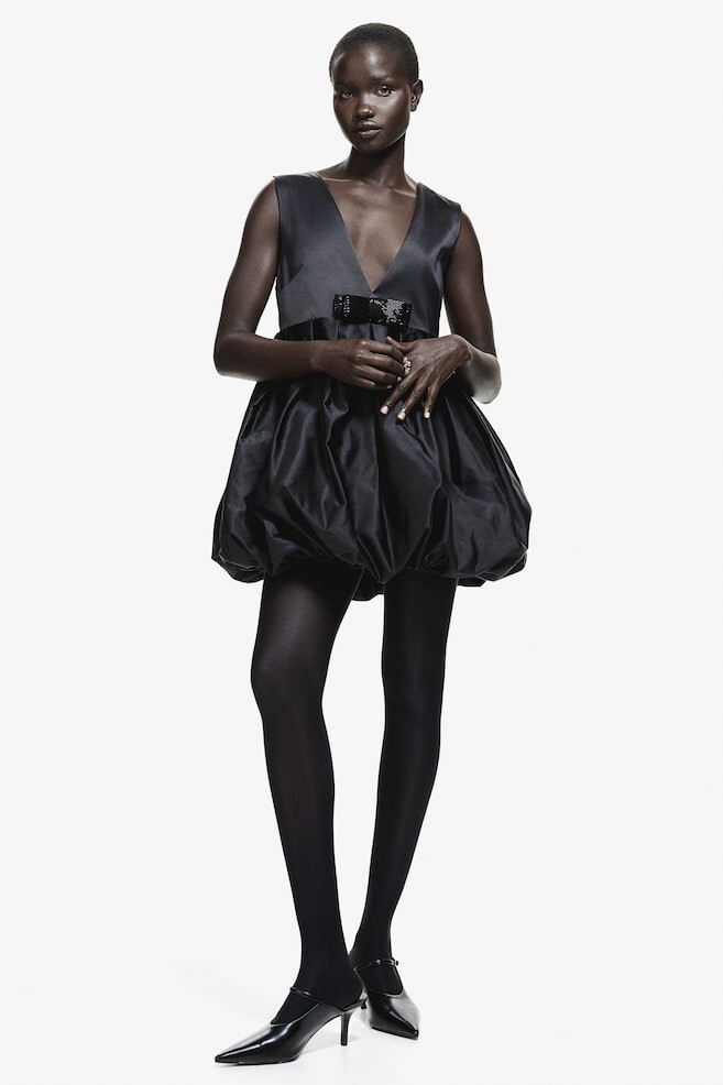 Мини-Платье с юбкой-баллоном H&M, черный
Мини-Платье с юбкой-баллоном H&M, черный