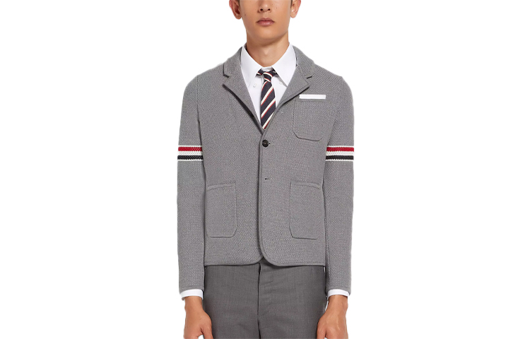 THOM BROWNE Куртка мужская Gray Lapel Moderate Straight Fit
THOM BROWNE Куртка мужская Gray Lapel Moderate Straight Fit