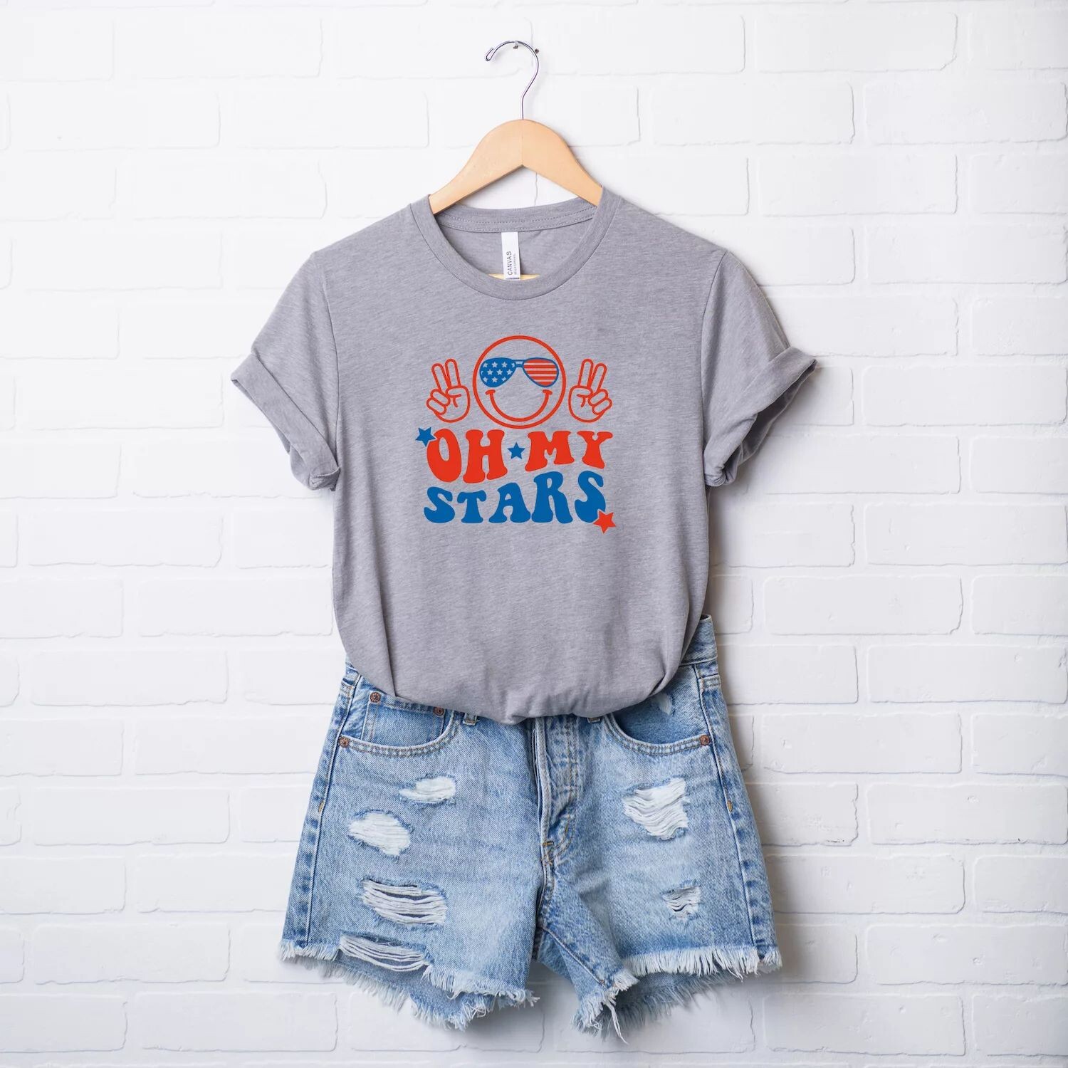 Футболка Oh My Stars с короткими рукавами и рисунком смайлика Simply Sage Market
Футболка Oh My Stars с короткими рукавами и рисунком смайлика Simply Sage Market