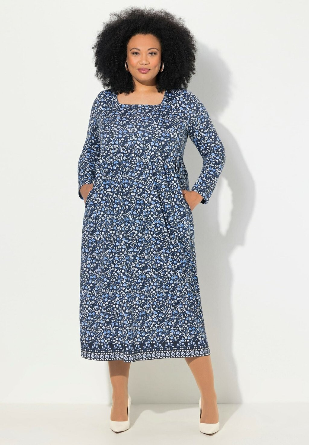 Платье из джерси FLORAL SQUARE NECK LONG SLEEVE Ulla Popken, темно-синий
Платье из джерси FLORAL SQUARE NECK LONG SLEEVE Ulla Popken, темно-синий