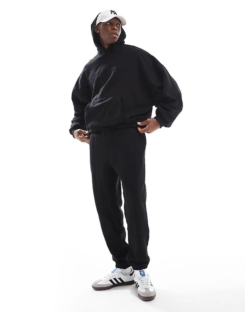 Премиальные плотные зауженные джоггеры 400 г/м² черного цвета ASOS DESIGN
Премиальные плотные зауженные джоггеры 400 г/м² черного цвета ASOS DESIGN