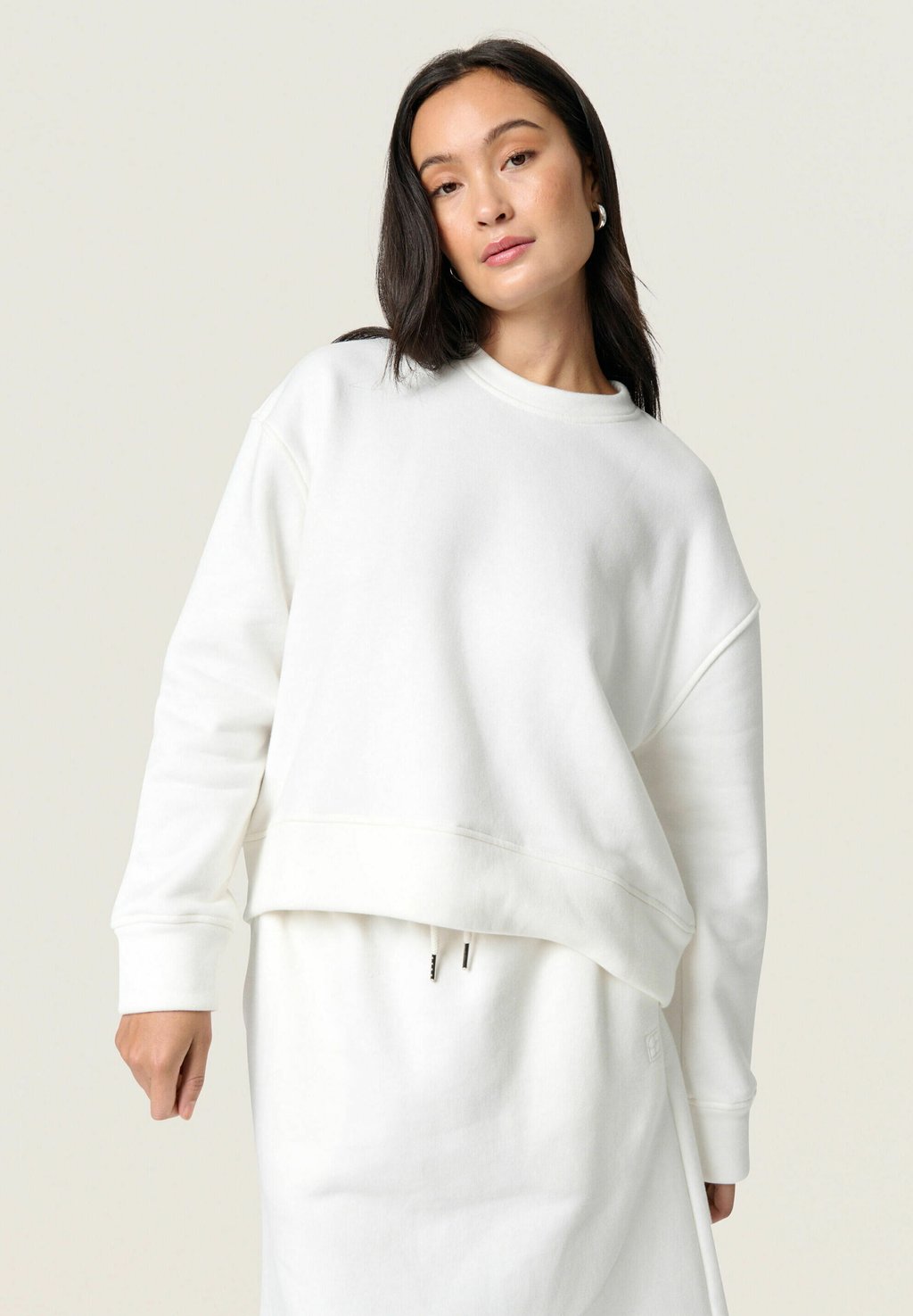 Толстовка ROLANDA Soaked in Luxury, белый
Толстовка ROLANDA Soaked in Luxury, белый