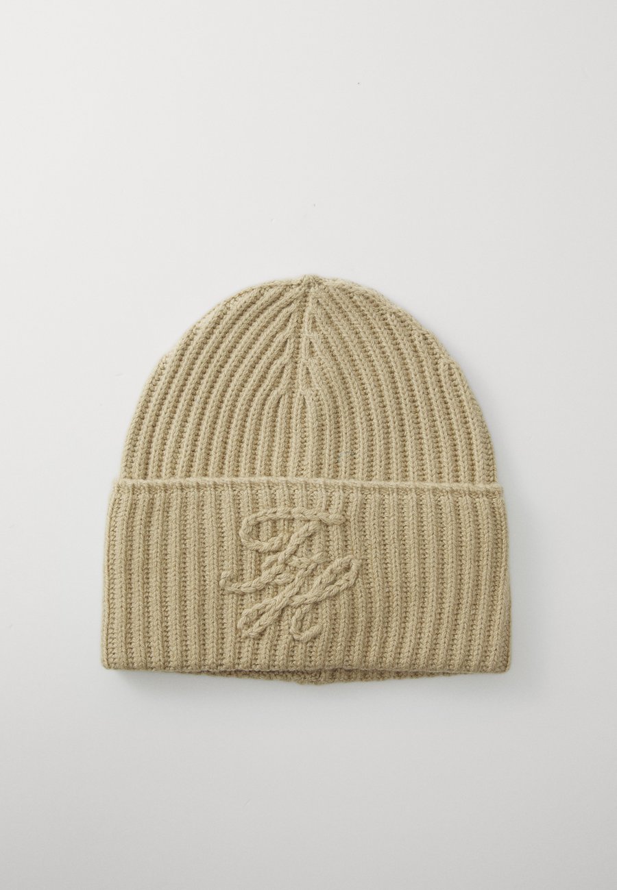 Шапка Tommy Hilfiger ELEVATED SCRIPT BEANIE, Sandalwood/Beige
Шапка Tommy Hilfiger ELEVATED SCRIPT BEANIE, Sandalwood/Beige