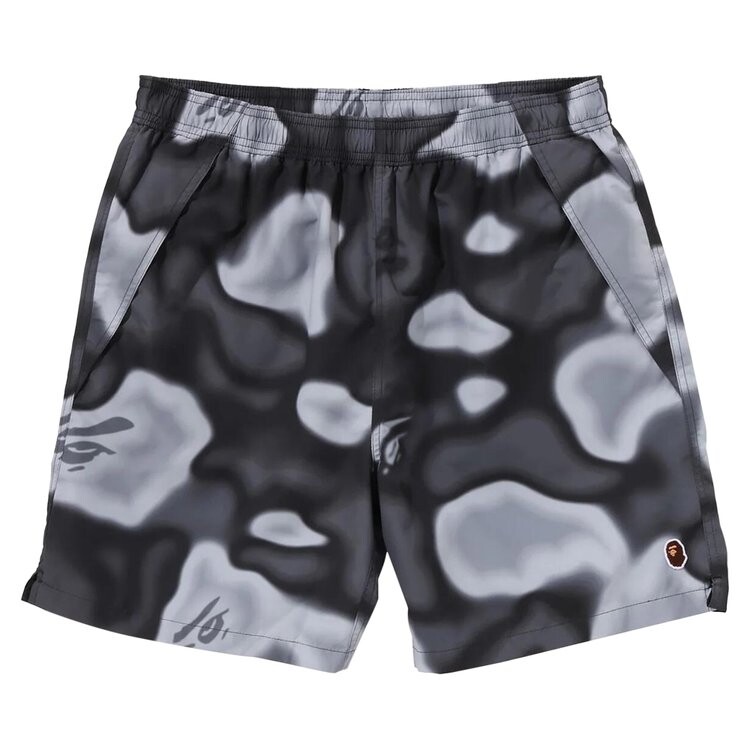 Шорты BAPE Liquid Camo One Point Beach Shorts, черный
Шорты BAPE Liquid Camo One Point Beach Shorts, черный