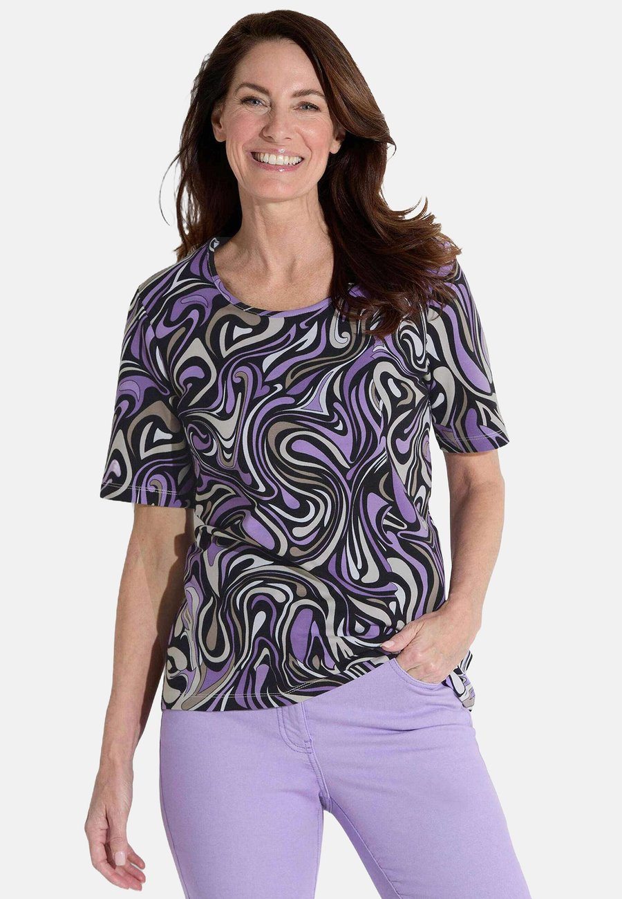 Футболка GOLDNER Print T-shirt, Purple/Black/Grey Patterned/Purple, Черный, Футболка GOLDNER Print T-shirt, Purple/Black/Grey Patterned/Purple
Футболка GOLDNER Print T-shirt, Purple/Black/Grey Patterned/Purple, Черный, Футболка GOLDNER Print T-shirt, Purple/Black/Grey Patterned/Purple