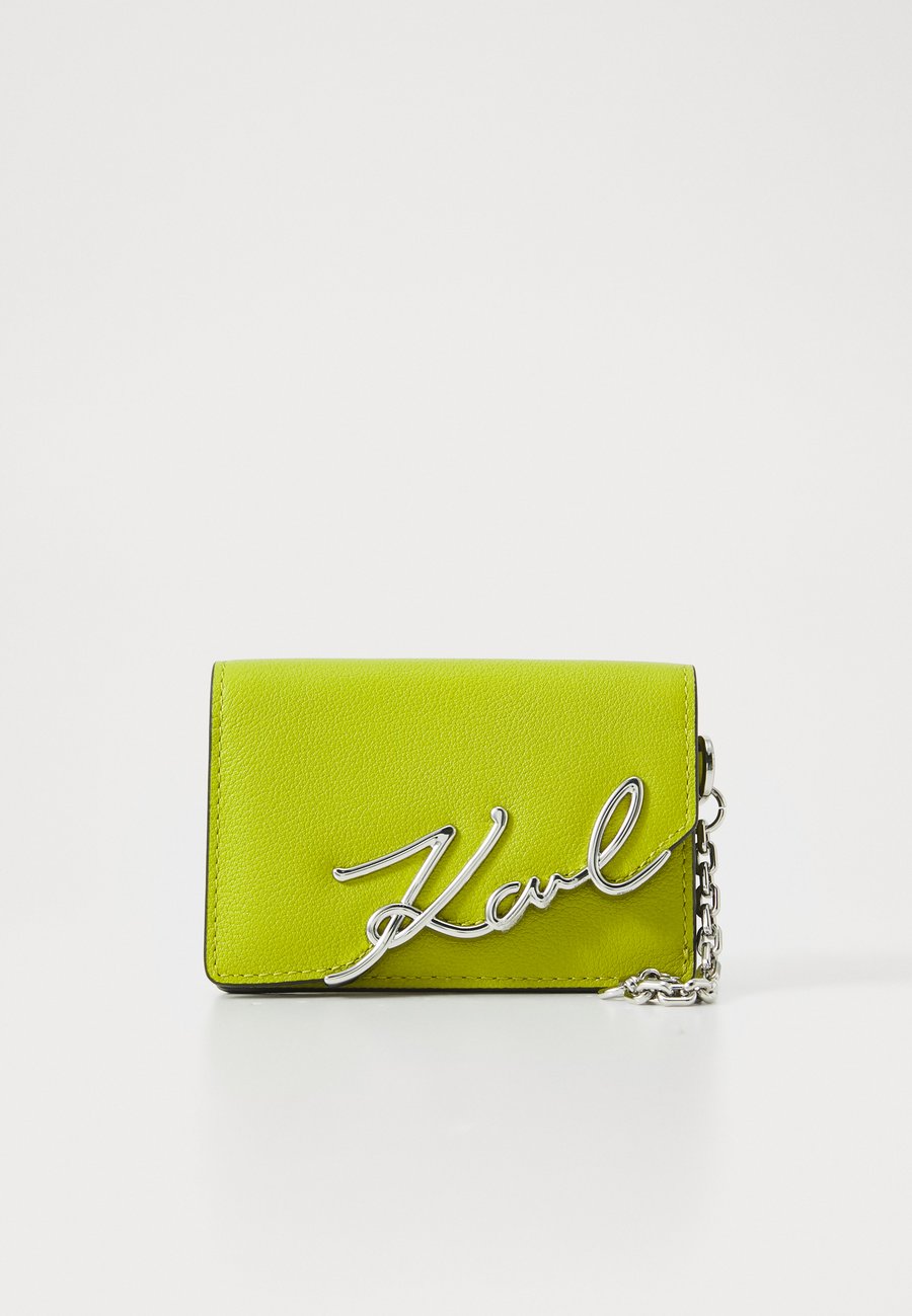 Кошелек KARL LAGERFELD SIGNATURE CARD HOLDER, Matcha Green/Light Green
Кошелек KARL LAGERFELD SIGNATURE CARD HOLDER, Matcha Green/Light Green