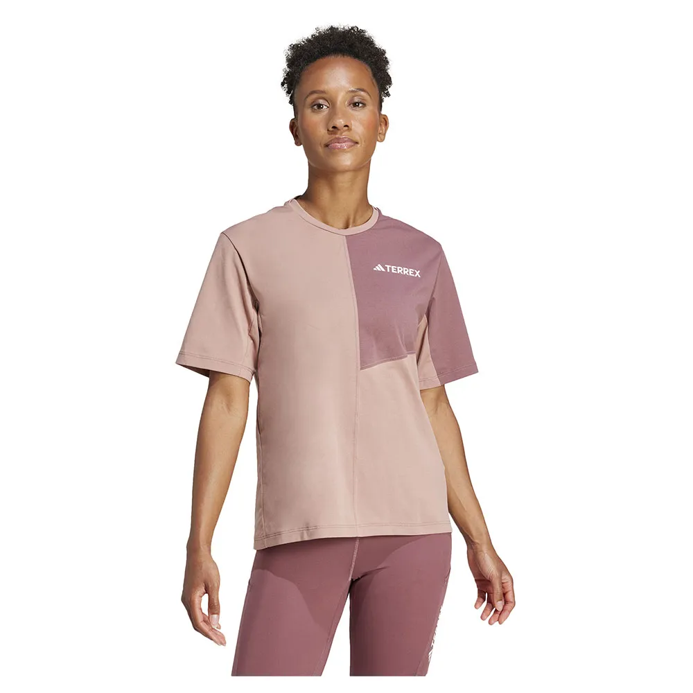 Футболка с коротким рукавом adidas Terrex Multi Climacool, розовый
Футболка с коротким рукавом adidas Terrex Multi Climacool, розовый