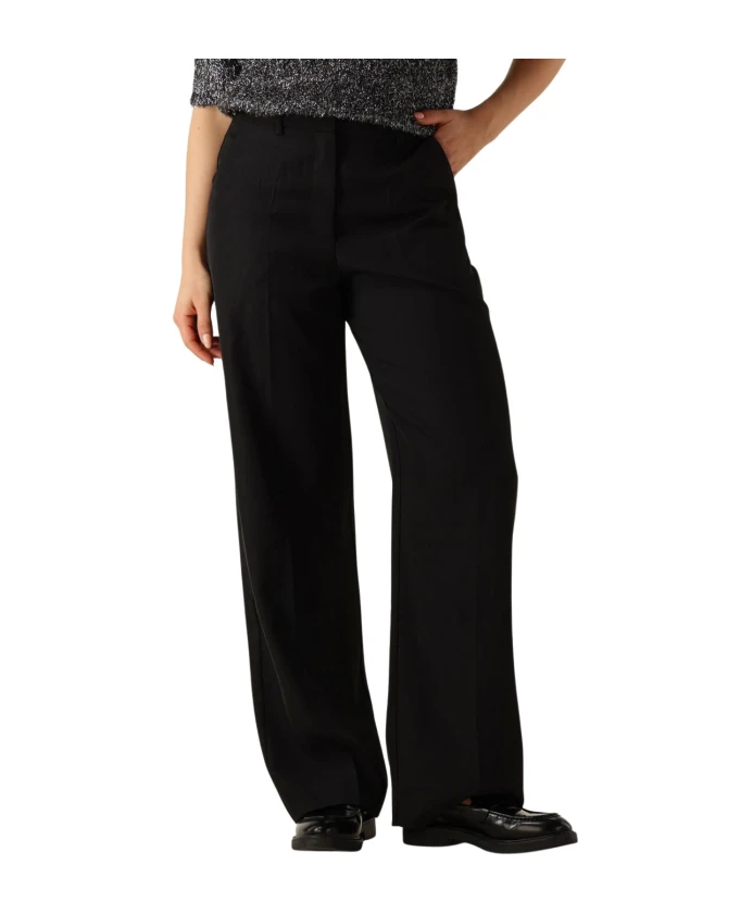 Брюки прямого кроя женские. Minus, черный
Брюки прямого кроя женские. Minus, черный