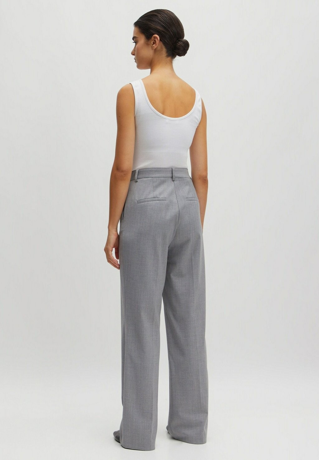 Брюки BÜGELFALTEN LAVEA EDITED, серый
Брюки BÜGELFALTEN LAVEA EDITED, серый