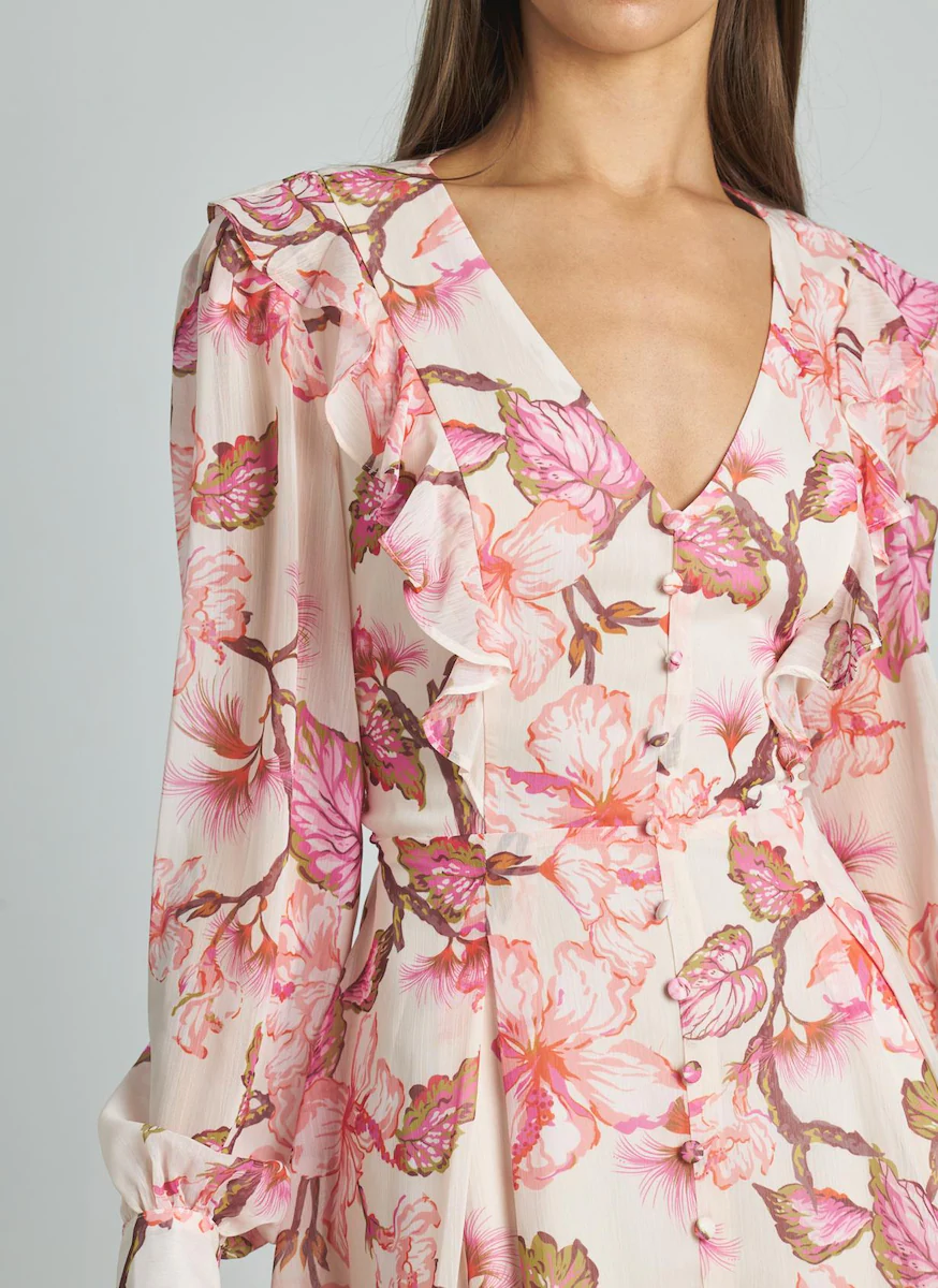 Короткое платье с рюшами, воротником-пико и длинными буфонированными рукавами Alma en Pena, розовый
Короткое платье с рюшами, воротником-пико и длинными буфонированными рукавами Alma en Pena, розовый