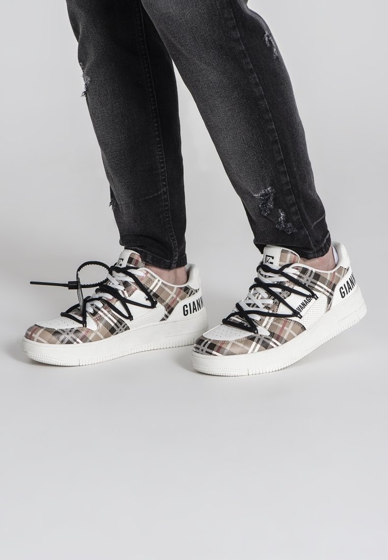 Кроссовки Gianni Kavanagh BRITISH 2.0, Multicolor/Light Brown
Кроссовки Gianni Kavanagh BRITISH 2.0, Multicolor/Light Brown